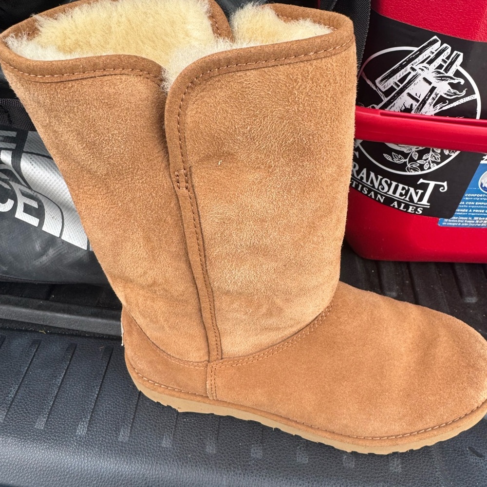 UGG Michelle Womens Boots good for Girls too - Picture 3 of 12